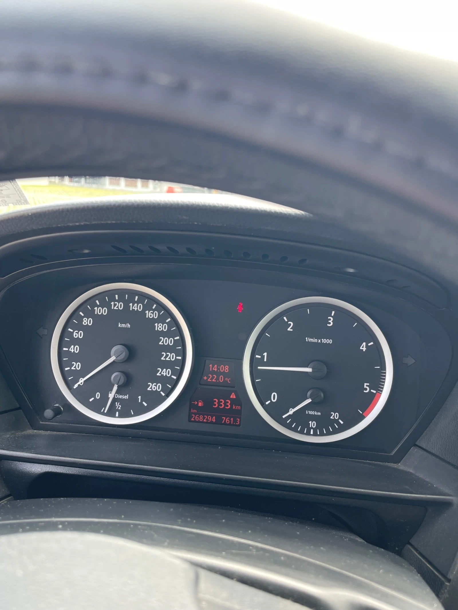 BMW 520, снимка 12 - Автомобили и джипове - 56524735