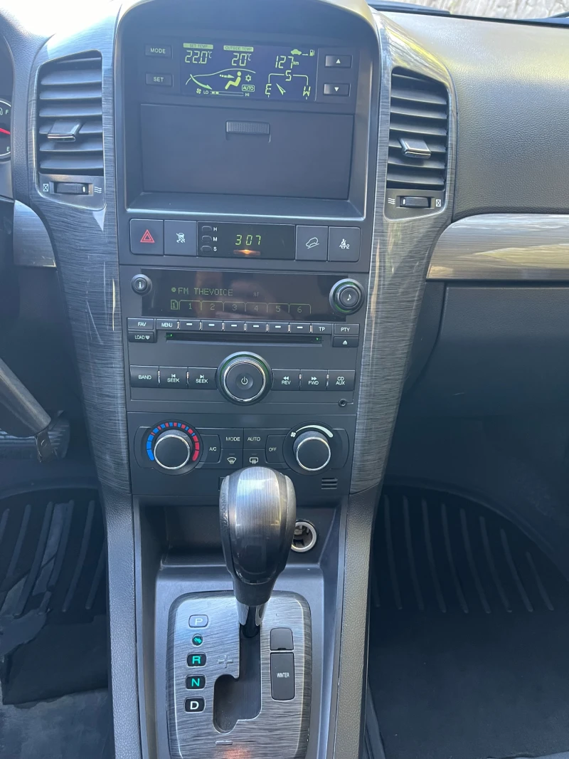 Chevrolet Captiva LT, снимка 10 - Автомобили и джипове - 52593334