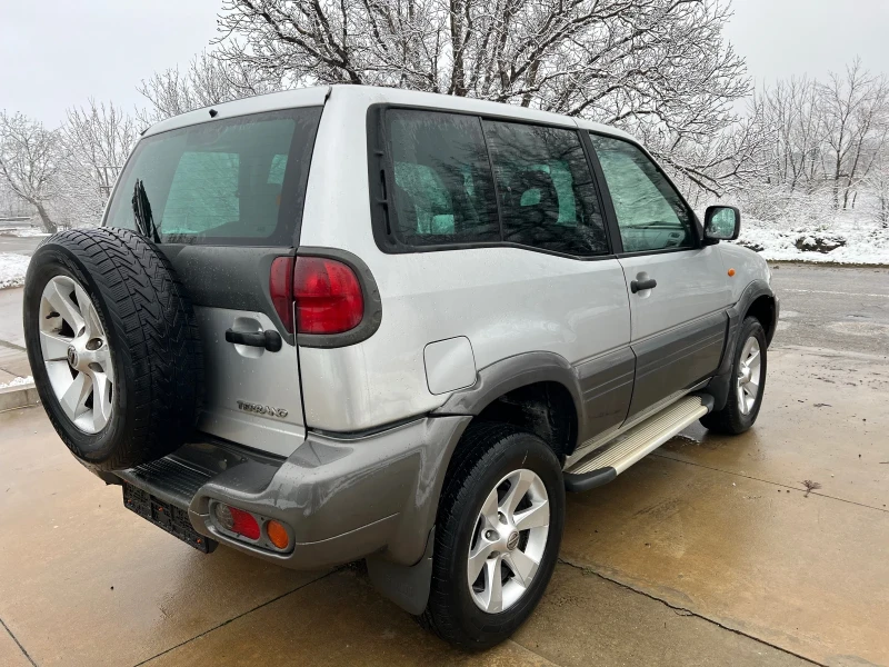 Nissan Terrano 2.7 tdi - 125кс, снимка 3 - Автомобили и джипове - 53428075