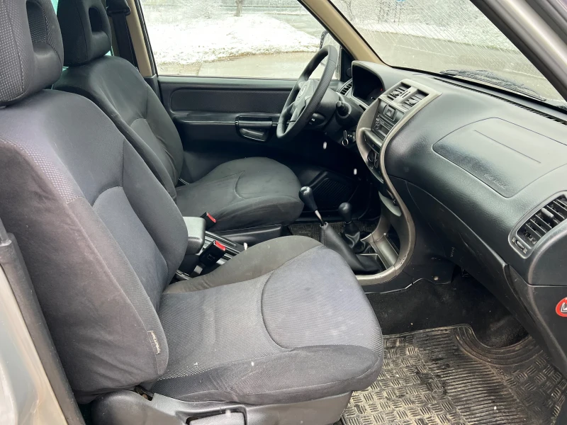 Nissan Terrano 2.7 tdi - 125кс, снимка 6 - Автомобили и джипове - 53428075