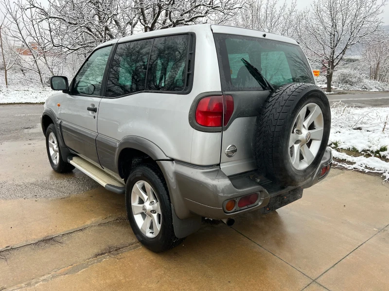 Nissan Terrano 2.7 tdi - 125кс, снимка 4 - Автомобили и джипове - 53428075