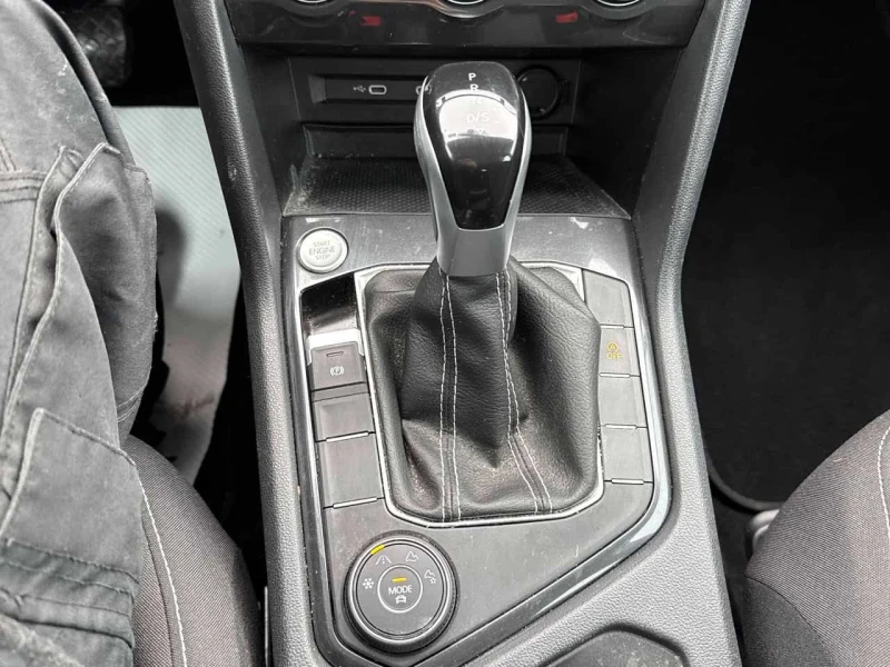 VW Tiguan * Trendline * 2 КЛЮЧА* ПОДГРЕВ* KEYLESS* , снимка 17 - Автомобили и джипове - 53593721