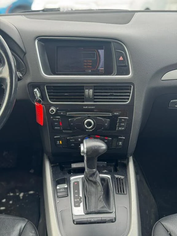 Audi Q5 2.0T* Quattro* Komfort* АвтоКредит* (ЦЕНА ДО БГ), снимка 5 - Автомобили и джипове - 53140409