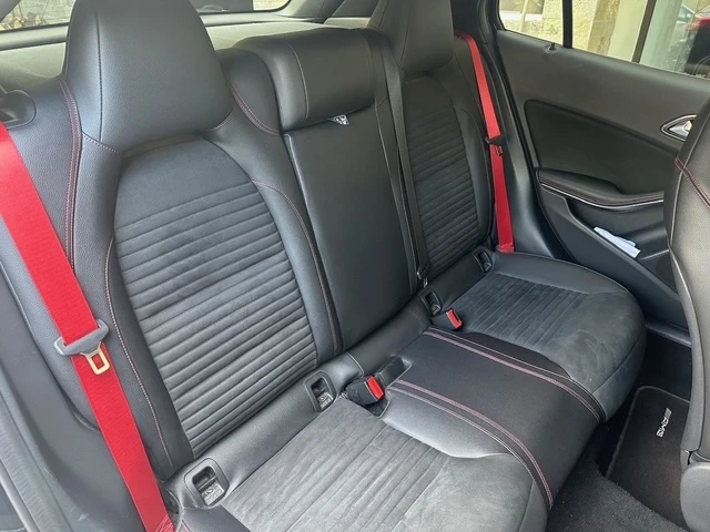 Mercedes-Benz GLA 200 AMG, снимка 11 - Автомобили и джипове - 54415185