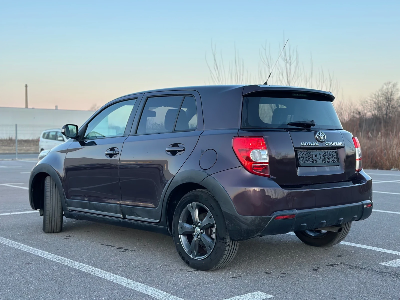 Toyota Urban Cruiser 1.3 VVT-i* Navi* Keyless* Нови Гуми* Верига - изображение 3