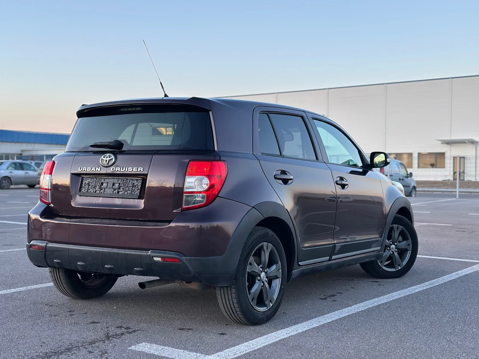 Toyota Urban Cruiser 1.3 VVT-i* Navi* Keyless* Нови Гуми* Верига - изображение 4
