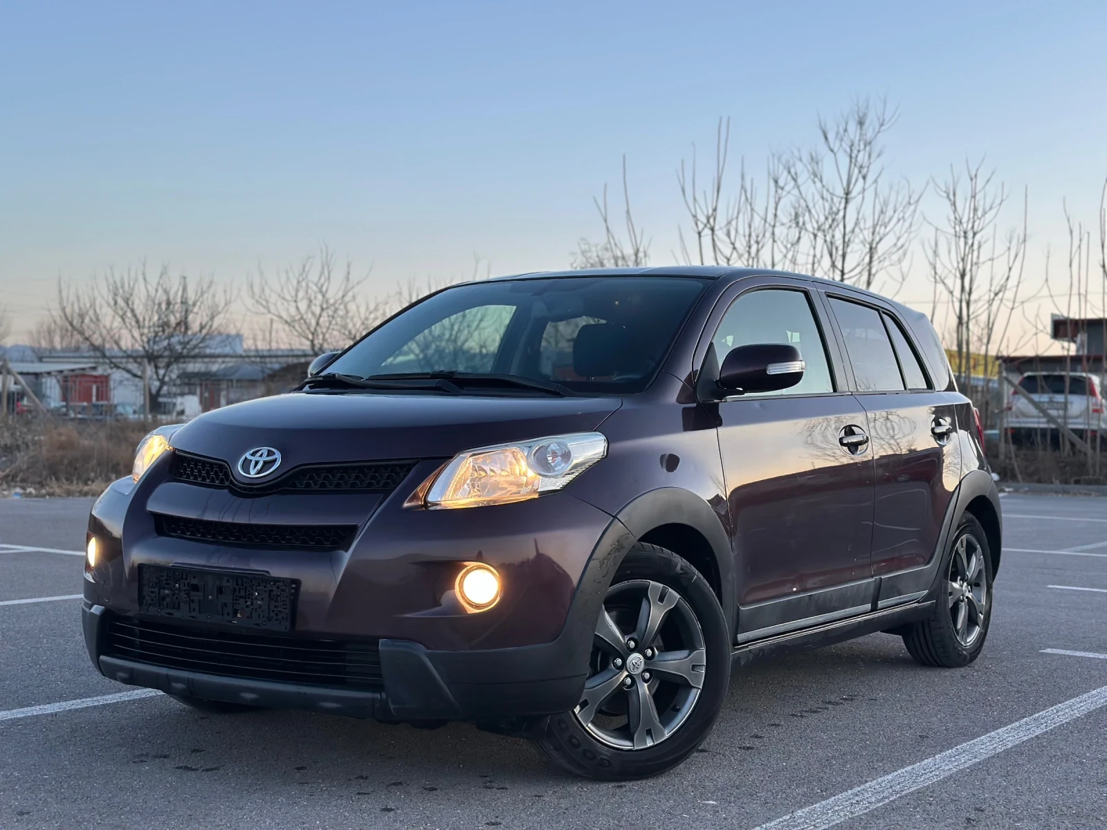 Toyota Urban Cruiser 1.3 VVT-i* Navi* Keyless* Нови Гуми* Верига - изображение 2