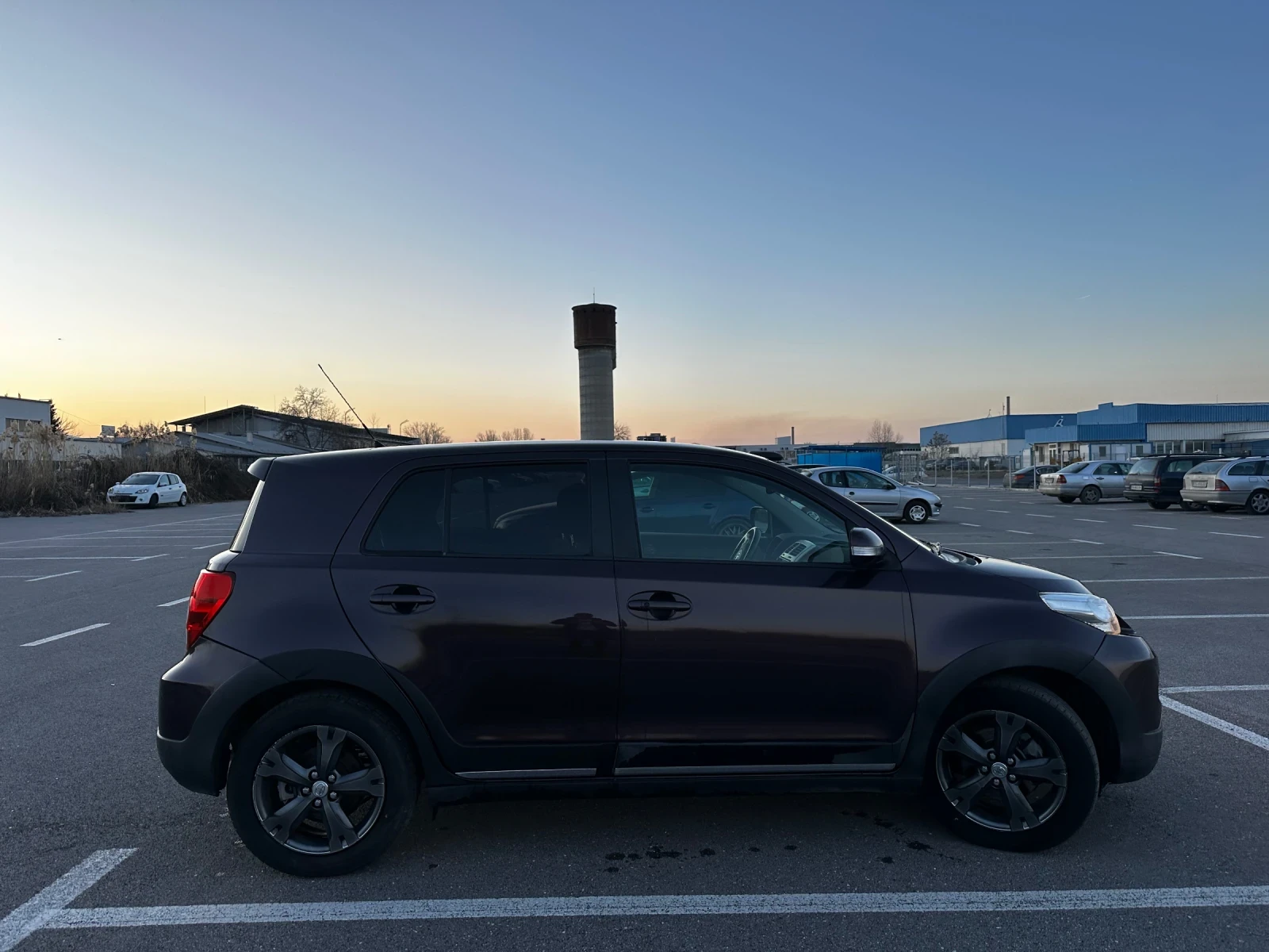 Toyota Urban Cruiser 1.3 VVT-i* Navi* Keyless* Нови Гуми* Верига - изображение 8