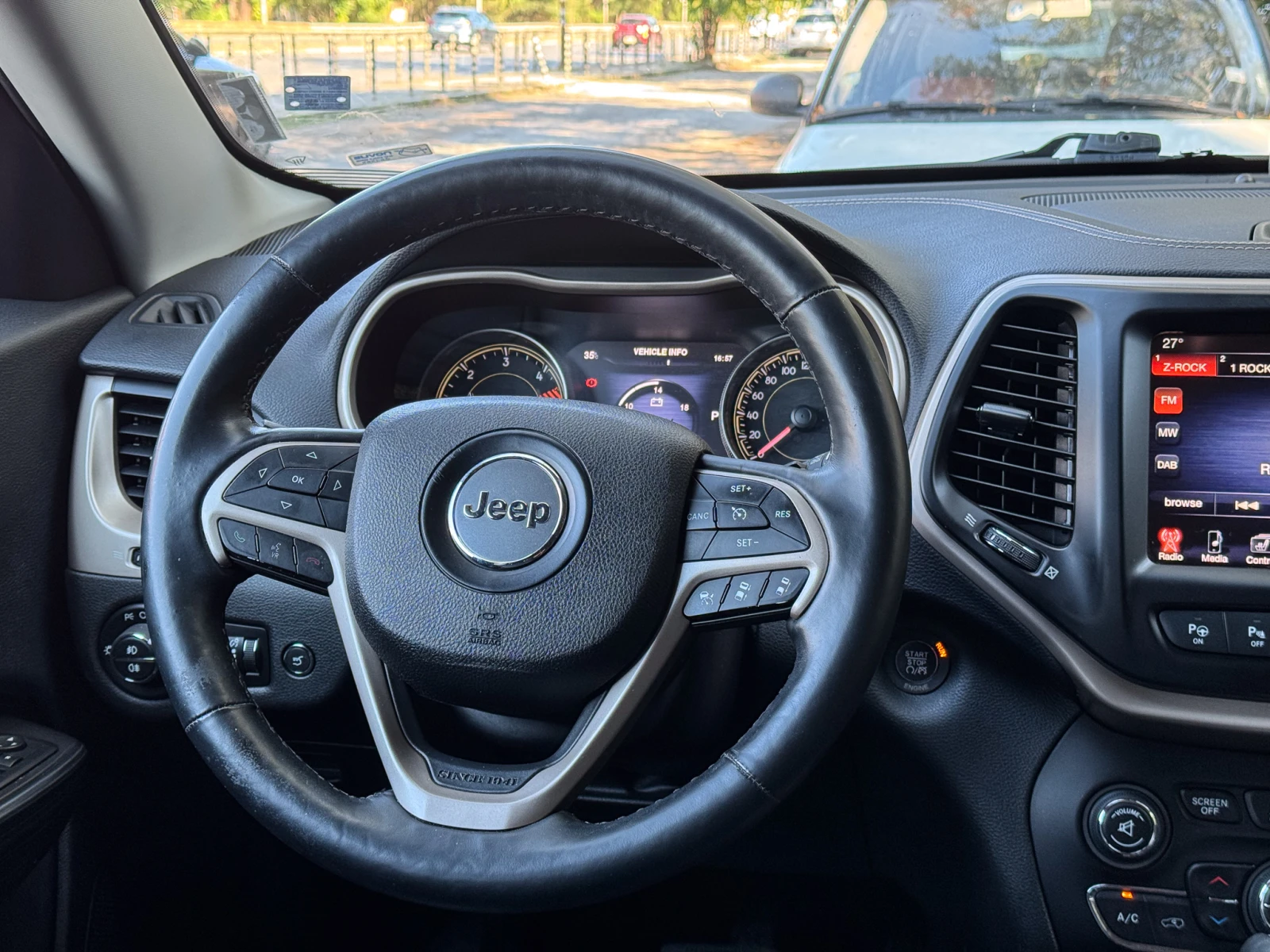 Jeep Cherokee  - изображение 3