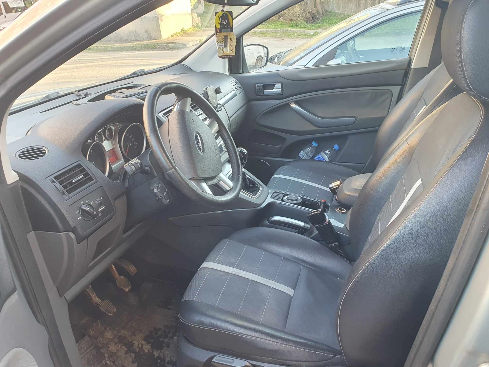 Ford Kuga  - изображение 6