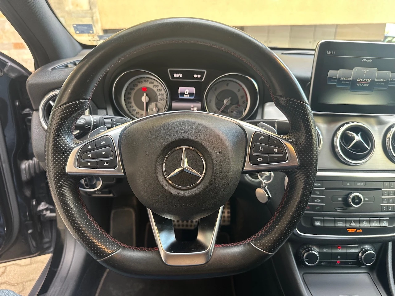 Mercedes-Benz GLA 200 AMG, снимка 6 - Автомобили и джипове - 54415185