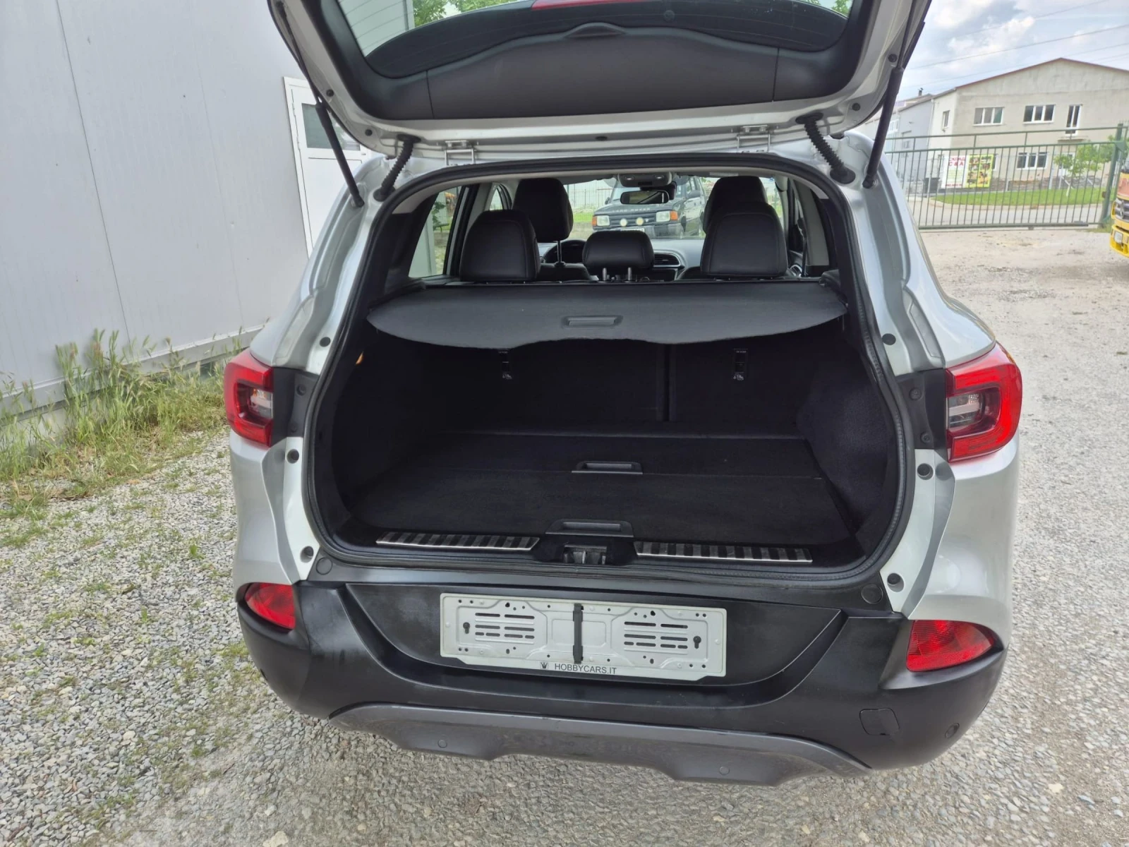 Renault Kadjar 1.5DCI-NAVI-AVTOMAT-FULL, снимка 9 - Автомобили и джипове - 54708116
