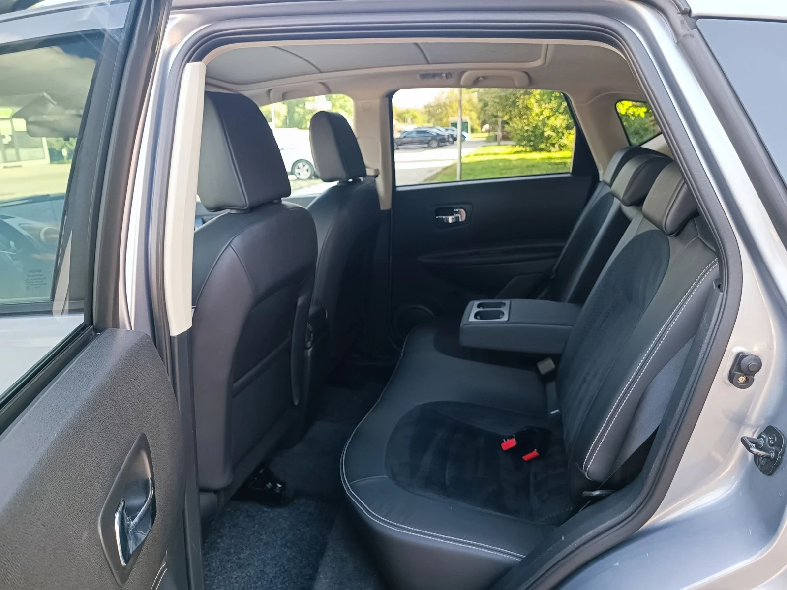 Nissan Qashqai 2.0i-141кс-ШВЕЙЦАРИЯ-РЪЧКА-4Х4-6ск-FACELIFT, снимка 10 - Автомобили и джипове - 55239010