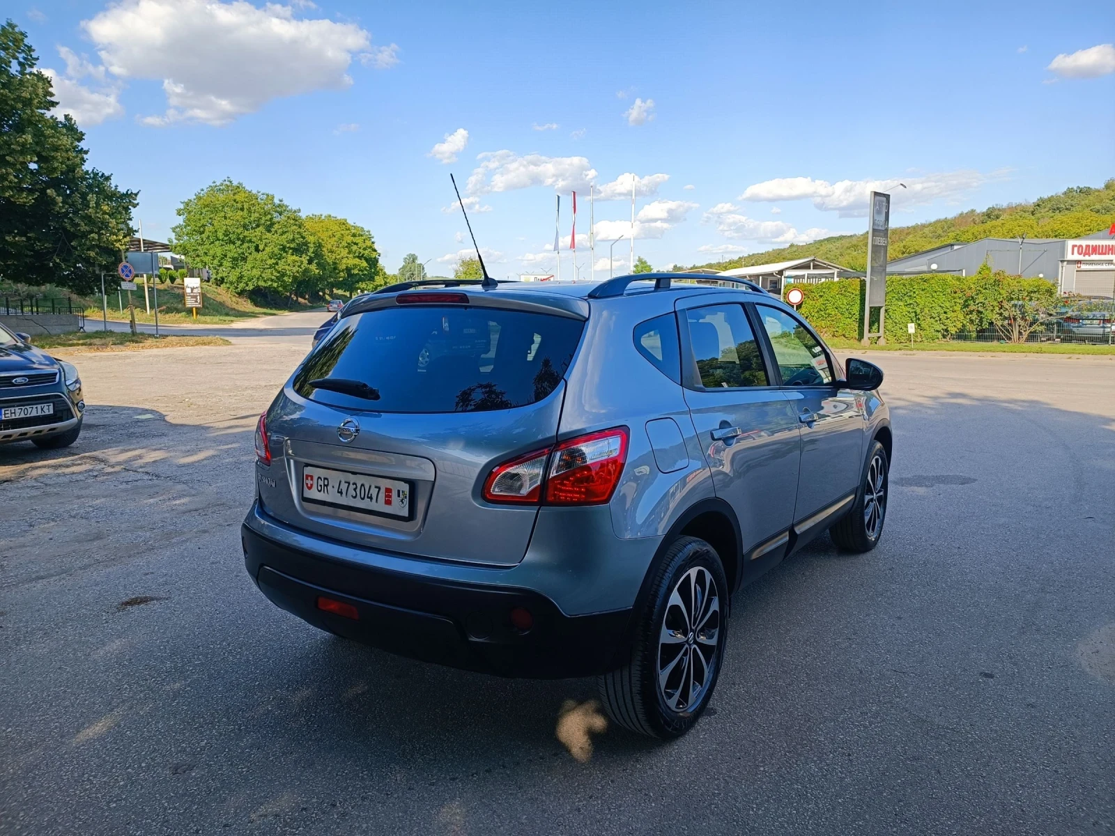 Nissan Qashqai 2.0i-141кс-ШВЕЙЦАРИЯ-РЪЧКА-4Х4-6ск-FACELIFT, снимка 3 - Автомобили и джипове - 55239010