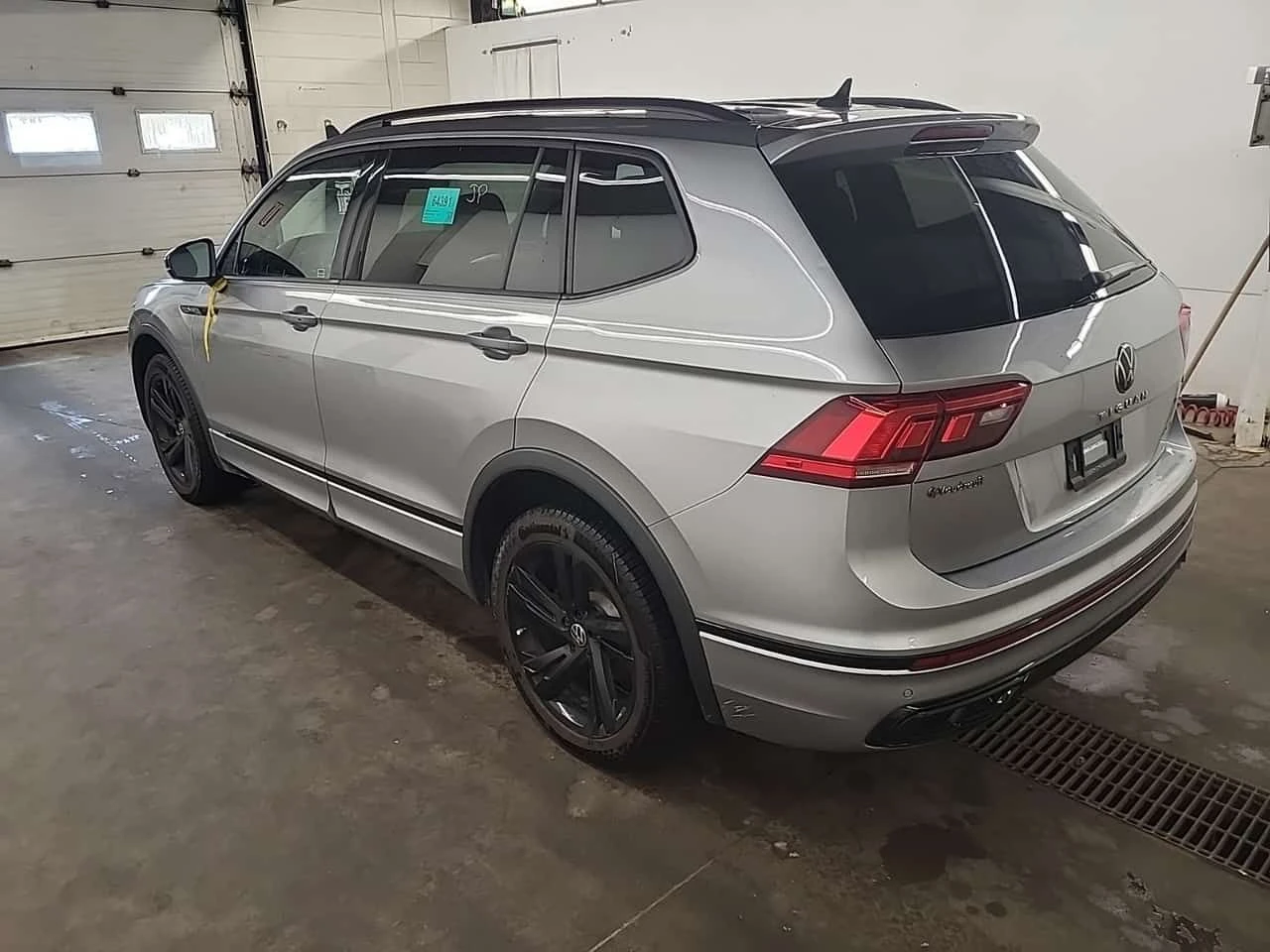 VW Tiguan * COMFORTLINE R LINE BLACK EDITION * CARFAX * , снимка 6 - Автомобили и джипове - 55539014