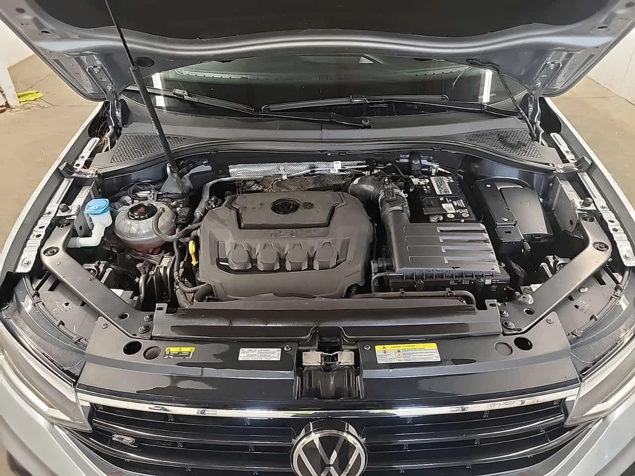 VW Tiguan * COMFORTLINE R LINE BLACK EDITION * CARFAX * , снимка 15 - Автомобили и джипове - 55539014