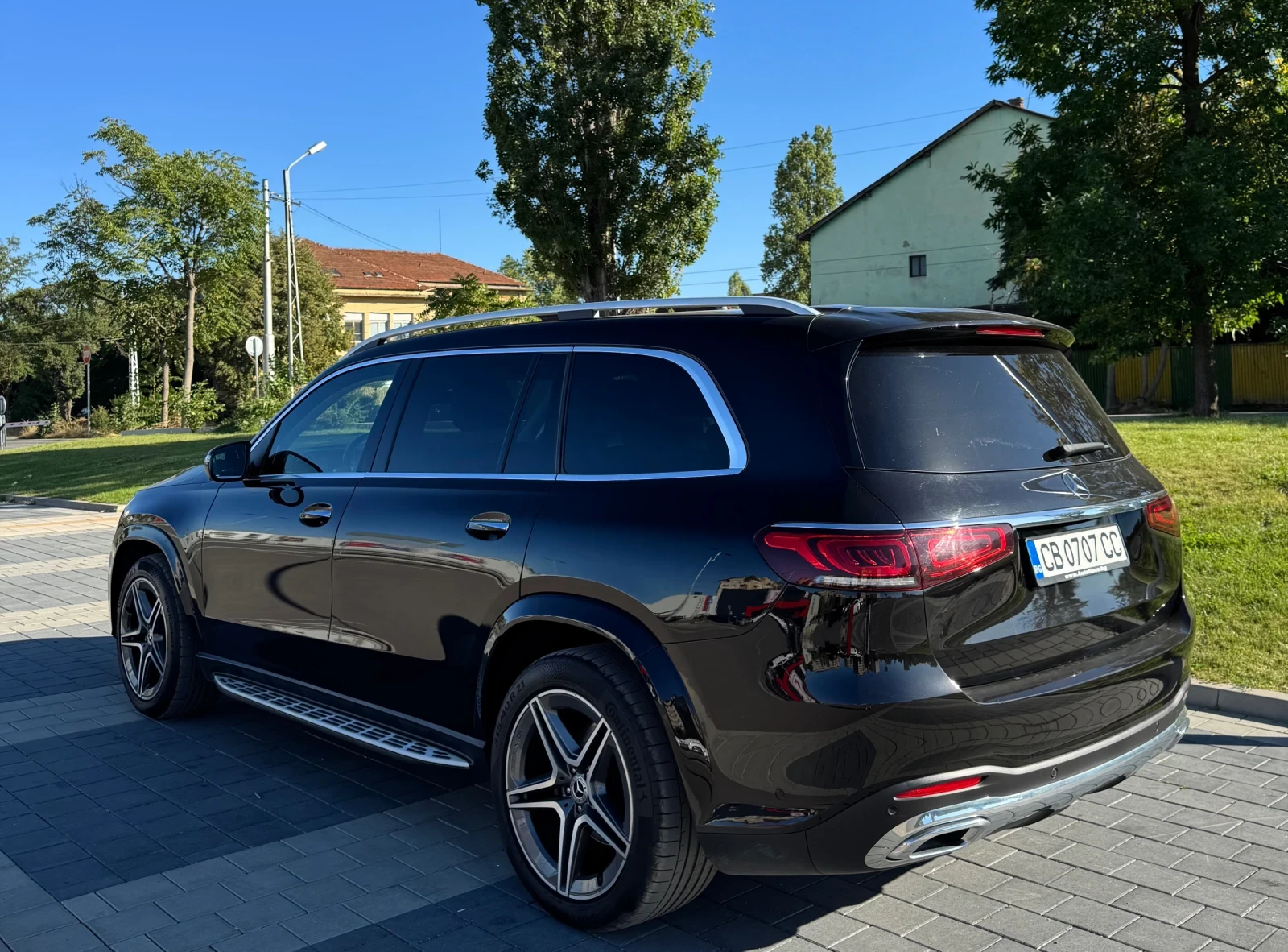Mercedes-Benz GLS 400 AMG | Multibeam | 7 места | Burmester| Вакум | HUD, снимка 4 - Автомобили и джипове - 55980874