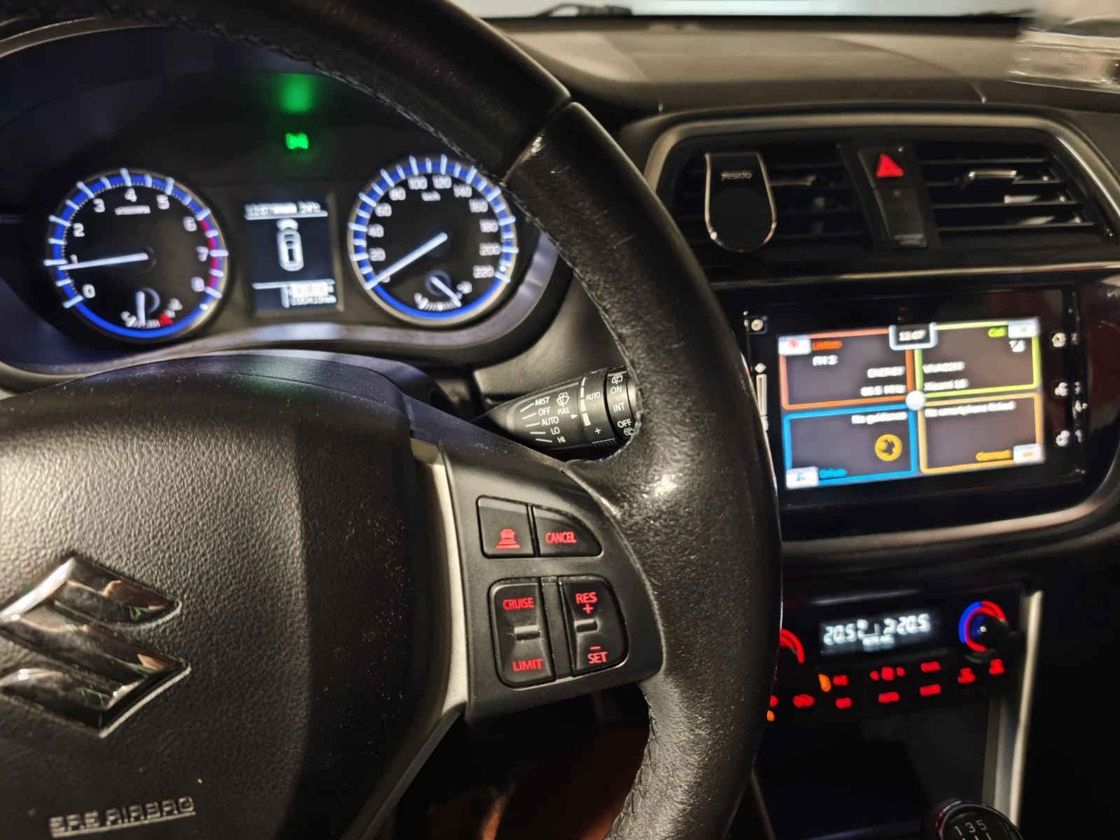 Suzuki SX4 S-Cross, снимка 6 - Автомобили и джипове - 56162235