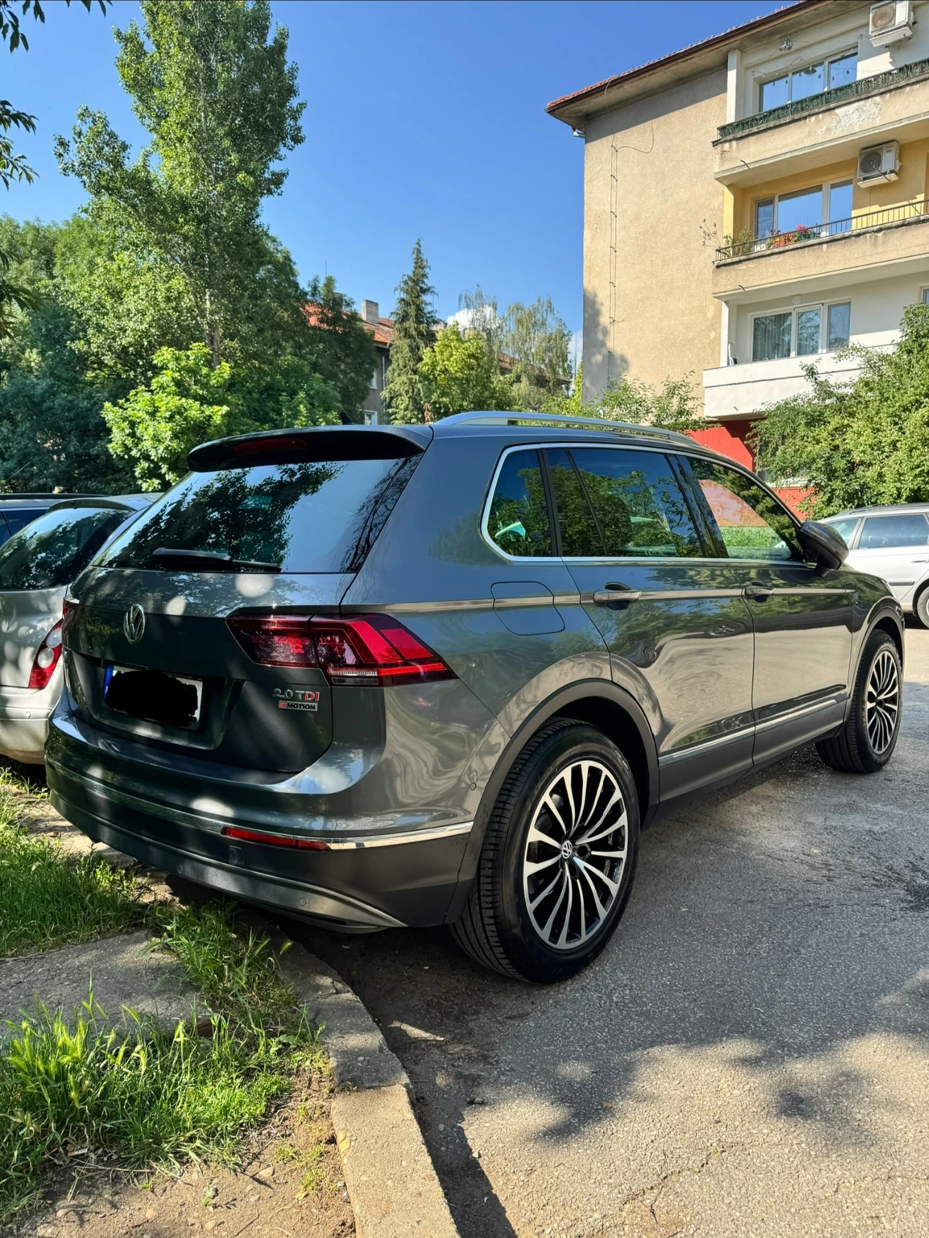 VW Tiguan 2.0 TDI 4motion, снимка 5 - Автомобили и джипове - 56216250