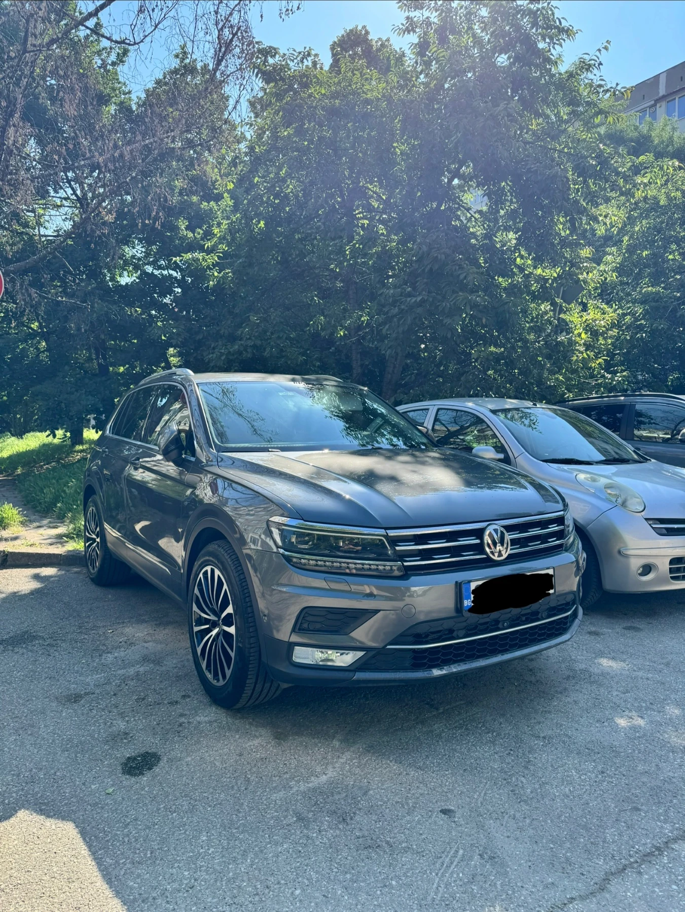 VW Tiguan 2.0 TDI 4motion, снимка 2 - Автомобили и джипове - 56216250