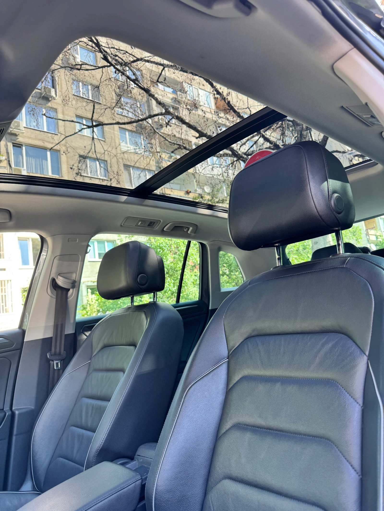 VW Tiguan 2.0 TDI 4motion Highline, снимка 8 - Автомобили и джипове - 56216250