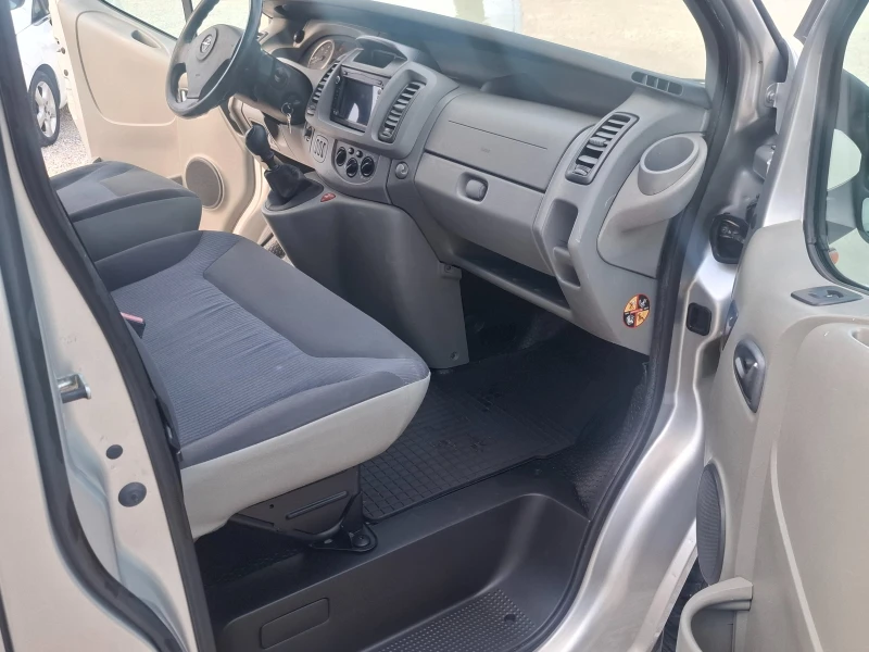 Opel Vivaro 2.0CDTI/5+ 1/Климатик, снимка 8 - Бусове и автобуси - 53595874