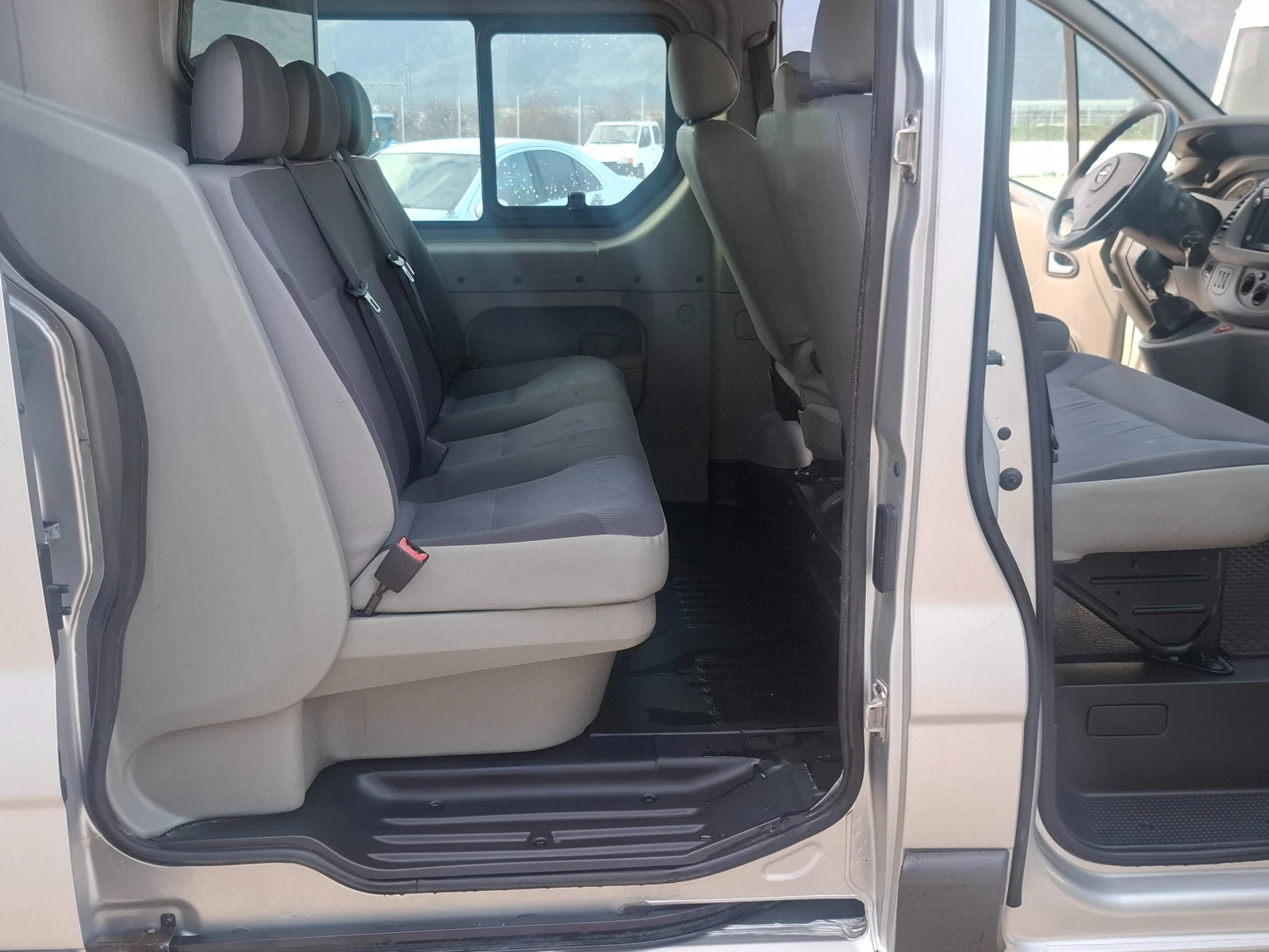 Opel Vivaro 2.0CDTI/5+ 1/Климатик - изображение 9