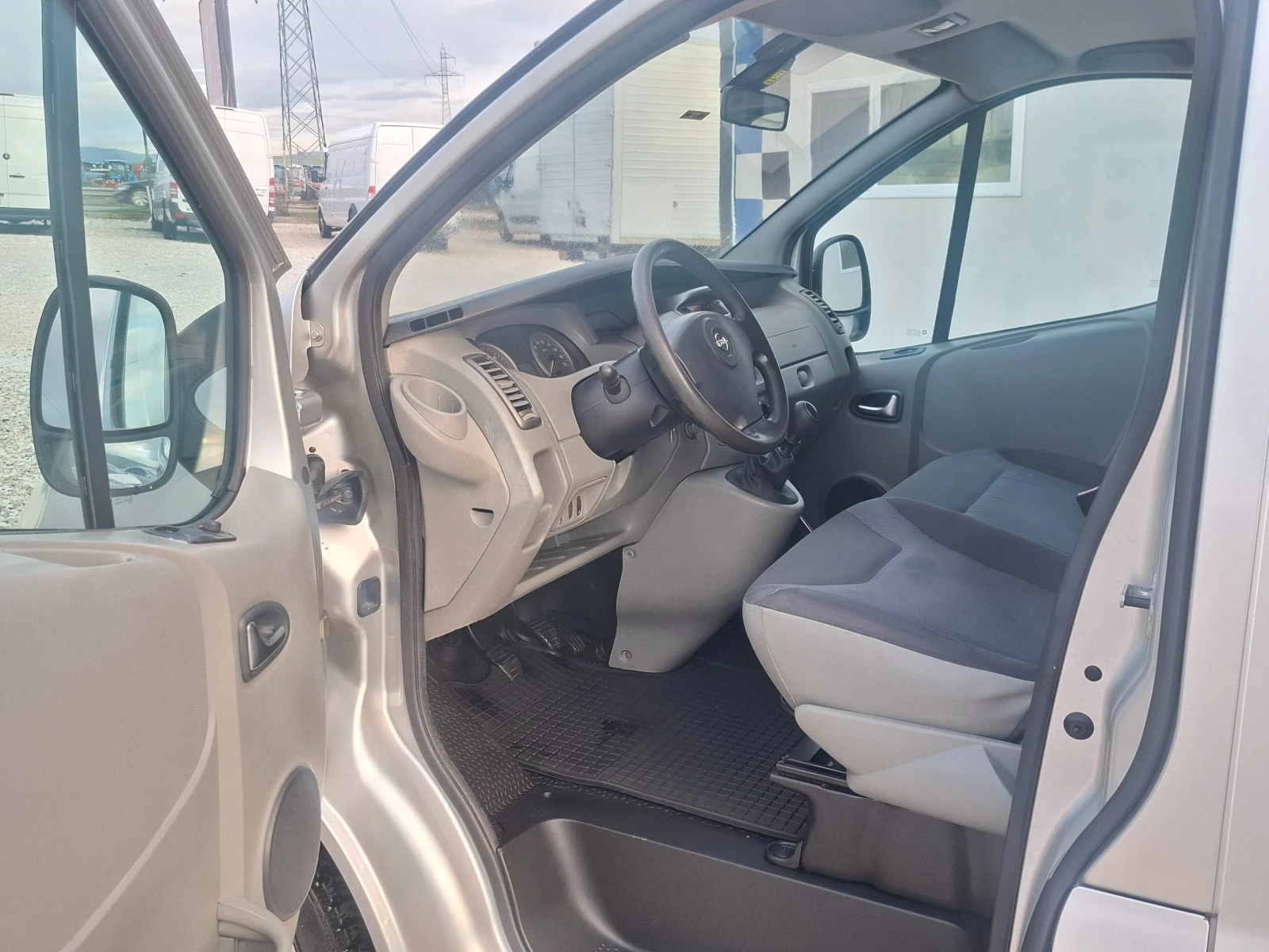 Opel Vivaro 2.0CDTI/5+ 1/Климатик - изображение 6