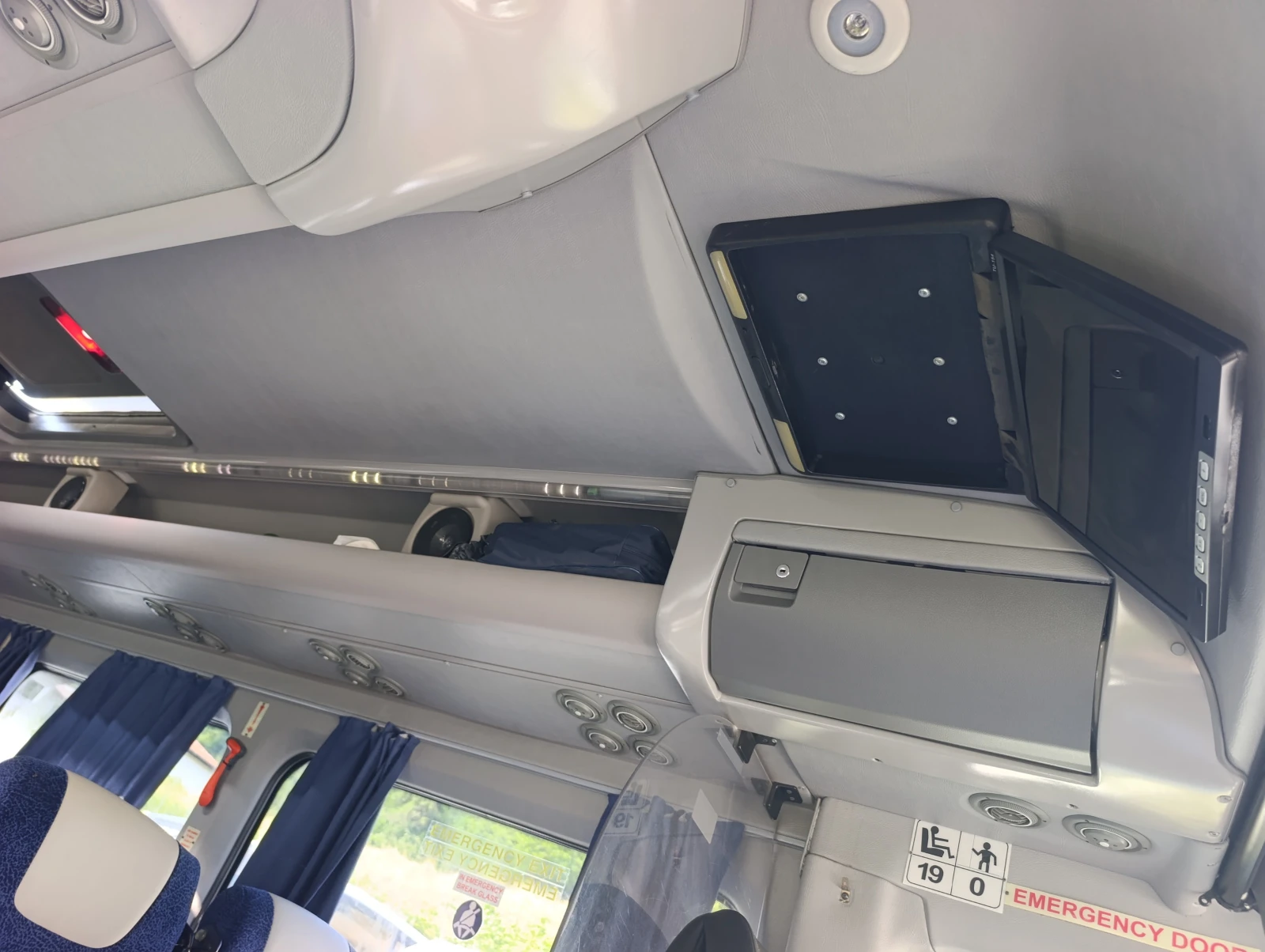 Mercedes-Benz Sprinter 518 2БР.2 КЛИМАТИКА, ПЕЧКА, АВТОМ.ВРАТА, снимка 15 - Бусове и автобуси - 54001363