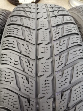 Гуми Зимни 225/65R17, снимка 1 - Гуми и джанти - 47256250