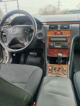 Mercedes-Benz E 220 2.2, 143к.с., снимка 11