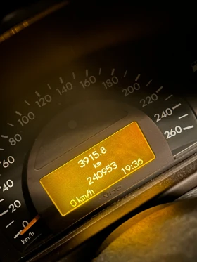 Mercedes-Benz C 220, снимка 14