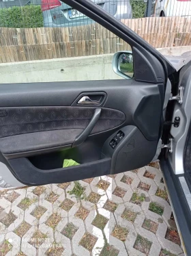 Mercedes-Benz C 220, снимка 8