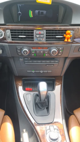BMW 330 d xDrive 245 ПЪЛЕН М ПАКЕТ ОБСЛУЖЕН ГАРАНЦИЯ , снимка 17