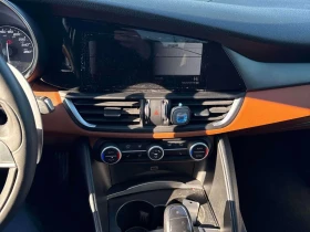 Alfa Romeo Giulia * 4dr Sdn AWD * PANO* KEYLESS* ПОДГРЕВ*  | Auto.bg — изображение 9