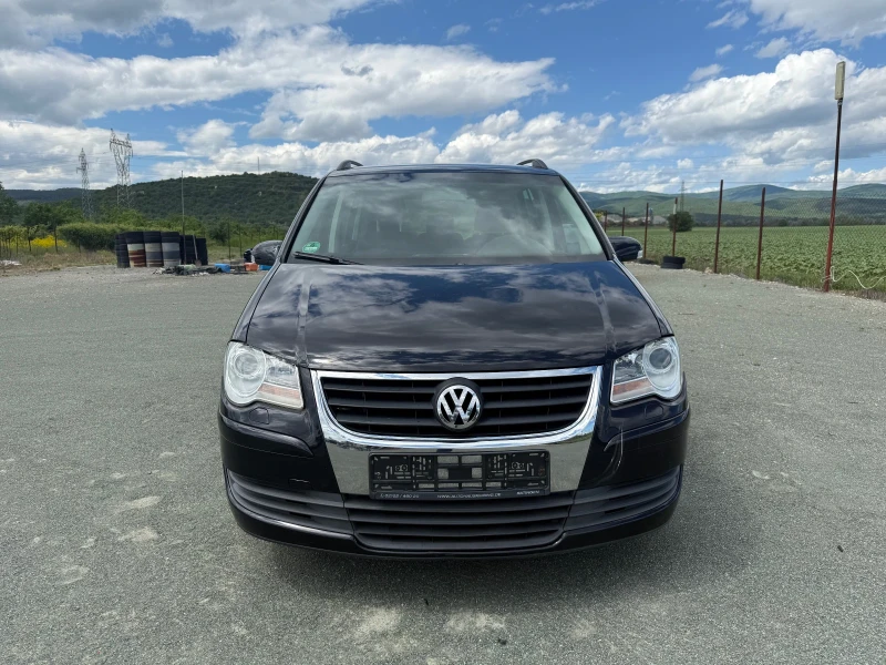 VW Touran 1.9 TDI, снимка 2 - Автомобили и джипове - 50366993