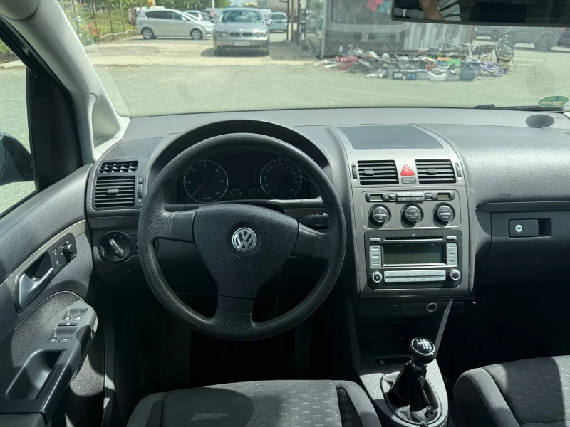 VW Touran 1.9 TDI, снимка 8 - Автомобили и джипове - 50366993