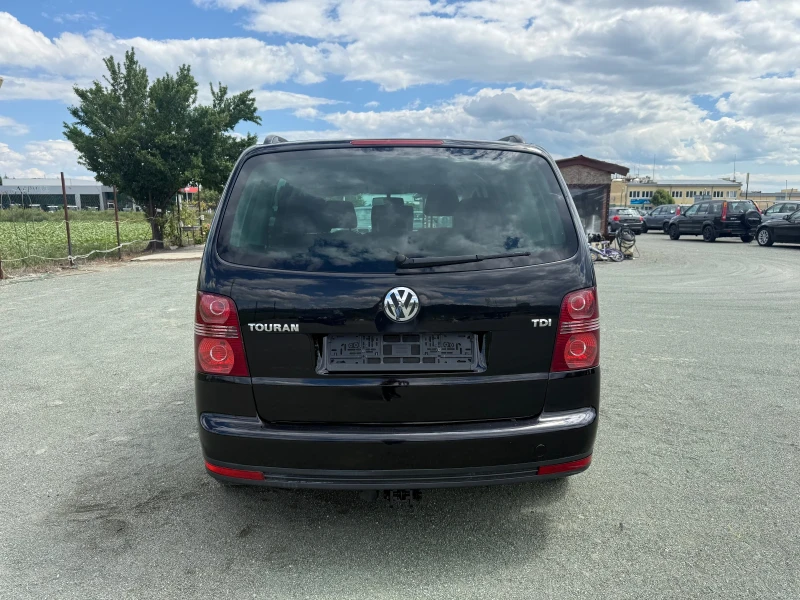 VW Touran 1.9 TDI, снимка 6 - Автомобили и джипове - 50366993