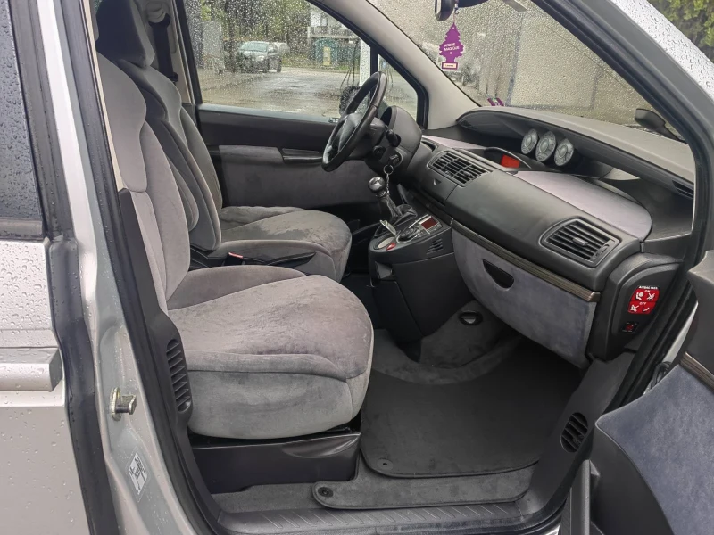 Citroen C8 2.0 HDI 6+ 1, снимка 8 - Автомобили и джипове - 51975746