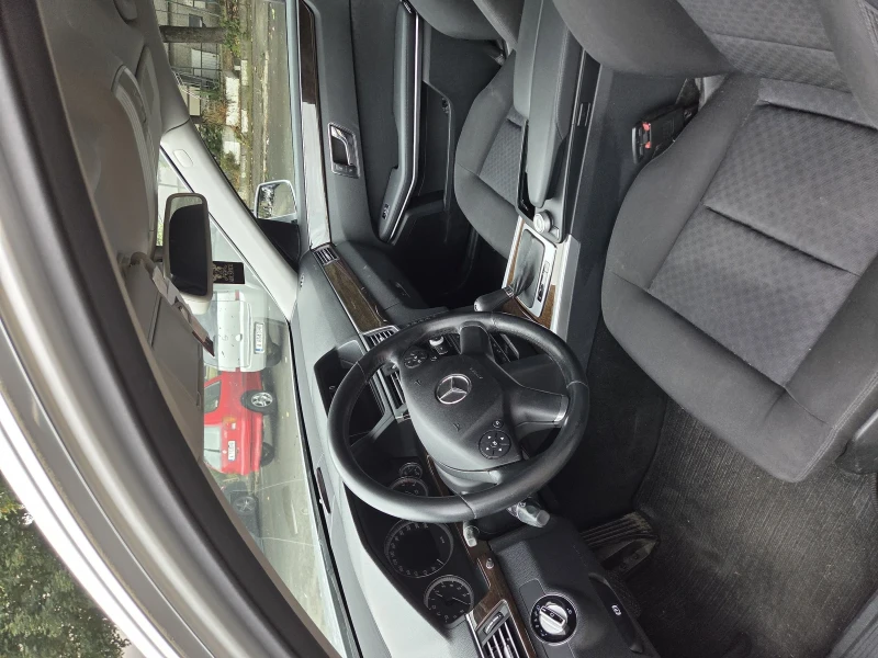 Mercedes-Benz E 220, снимка 6 - Автомобили и джипове - 53160062