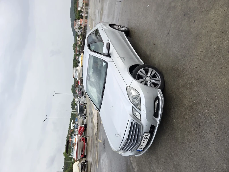 Mercedes-Benz E 220, снимка 2 - Автомобили и джипове - 53160062
