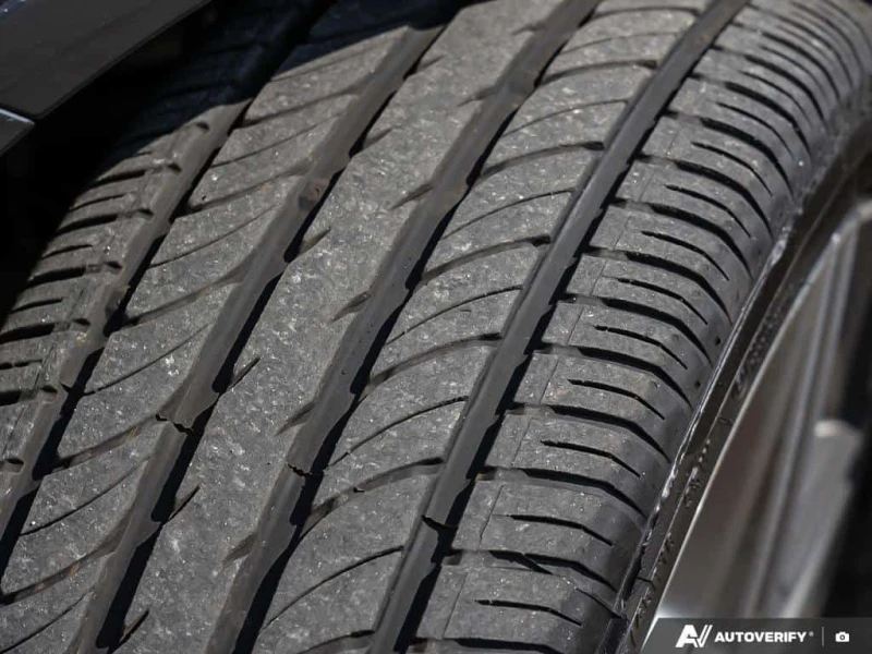 Mercedes-Benz C 300 * 4MATIC Sedan * CARFAX * ЦЕНА ДО БГ, снимка 9 - Автомобили и джипове - 53537146