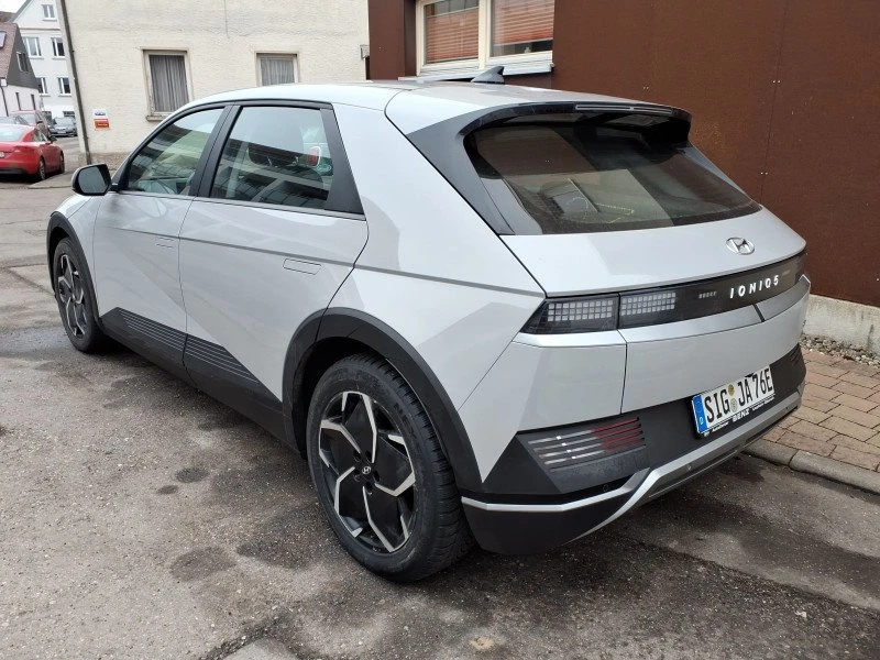 Hyundai Ioniq 5 72.6KWh/AWD/306HP/DYNAMIQ/ГАРАНЦИИОНЕН/22Г, снимка 3 - Автомобили и джипове - 53012007
