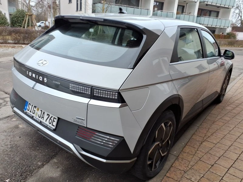 Hyundai Ioniq 5 72.6KWh/AWD/306HP/DYNAMIQ/ГАРАНЦИИОНЕН/22Г, снимка 2 - Автомобили и джипове - 53012007