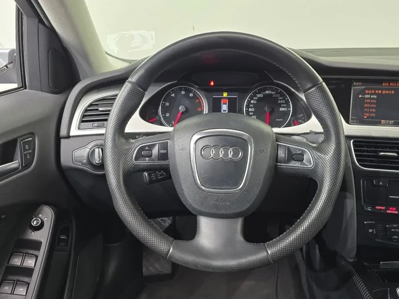 Audi A4 2.0 TFSI Quattro, снимка 13 - Автомобили и джипове - 54548640