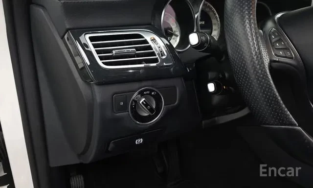 Mercedes-Benz CLS 250 * BLUETEC * 360 * KEYLESS * ШИБИДАХ * АВТОКРЕДИТ, снимка 13 - Автомобили и джипове - 54577878