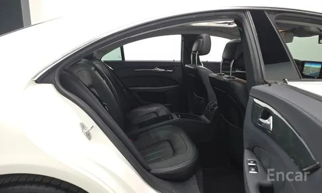 Mercedes-Benz CLS 250 * BLUETEC * 360 * KEYLESS * ШИБИДАХ * АВТОКРЕДИТ, снимка 14 - Автомобили и джипове - 54577878