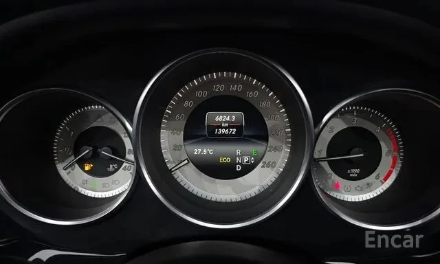 Mercedes-Benz CLS 250 * BLUETEC * 360 * KEYLESS * ШИБИДАХ * АВТОКРЕДИТ, снимка 8 - Автомобили и джипове - 54577878