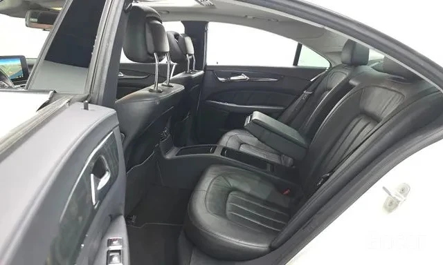 Mercedes-Benz CLS 250 * BLUETEC * 360 * KEYLESS * ШИБИДАХ * АВТОКРЕДИТ, снимка 12 - Автомобили и джипове - 54577878