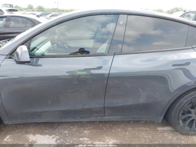 Tesla Model Y [НОЩЕН ТЪРГ: 31/07/2026] Standard Range RWD , снимка 4 - Автомобили и джипове - 55474652